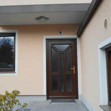 Perchtoldsdorf Schnell-Bahn / Bahnhof Liesing Apartment Exterior photo